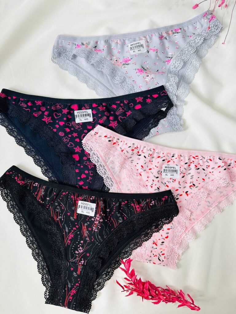 شورت زنانه کبریتی لبه گیپور برند میسپل طرح دار